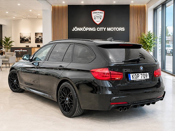 BMW 320d 2 of 5