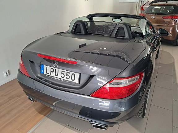 Mercedes-Benz SLK200 2 of 3