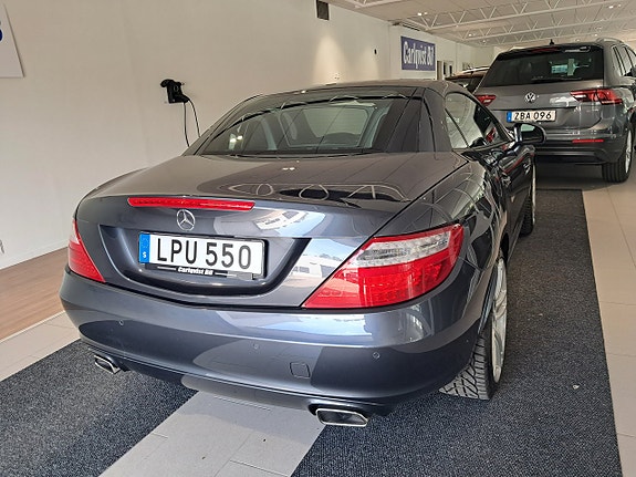 Mercedes-Benz SLK200 3 of 3
