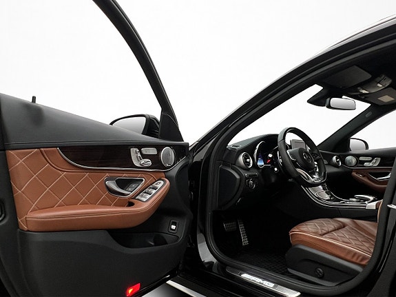 Mercedes-Benz C63 8 of 30