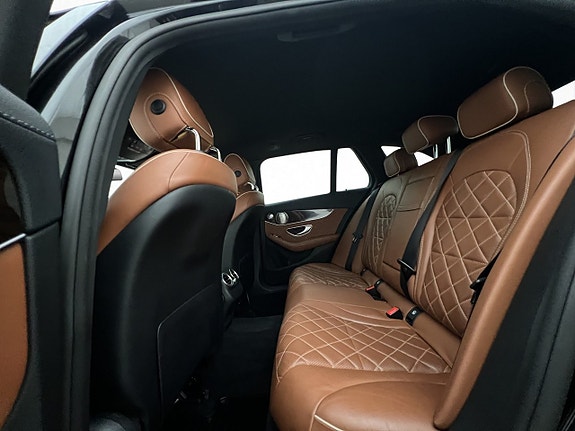 Mercedes-Benz C63 14 of 30