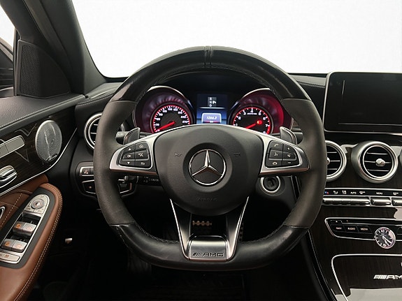 Mercedes-Benz C63 10 of 30