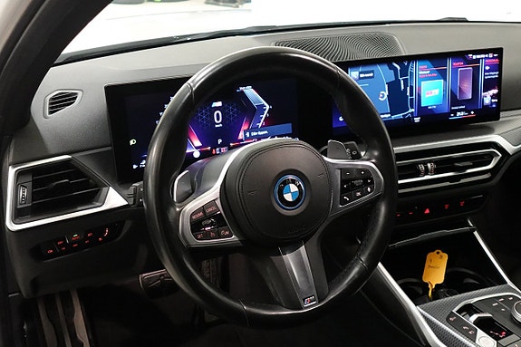 BMW 330e 4 of 5