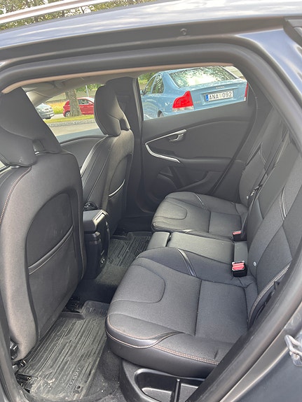 Volvo V40 Cross Country 4 of 7