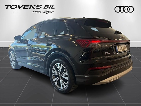 Audi Q4 e-tron 3 of 8
