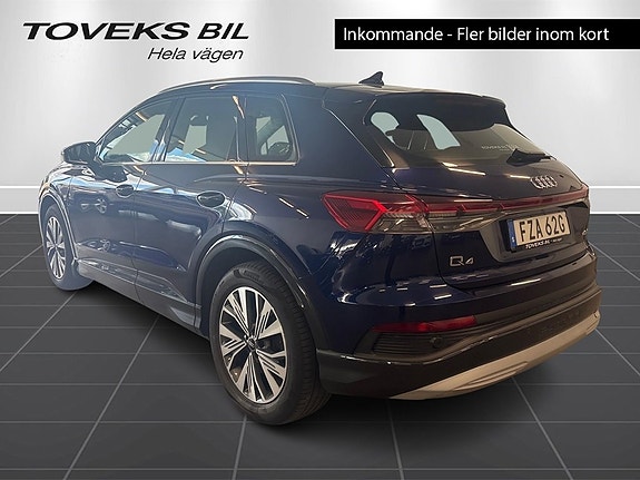 Audi Q4 e-tron 4 of 5