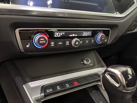 Audi Q3 7 of 12