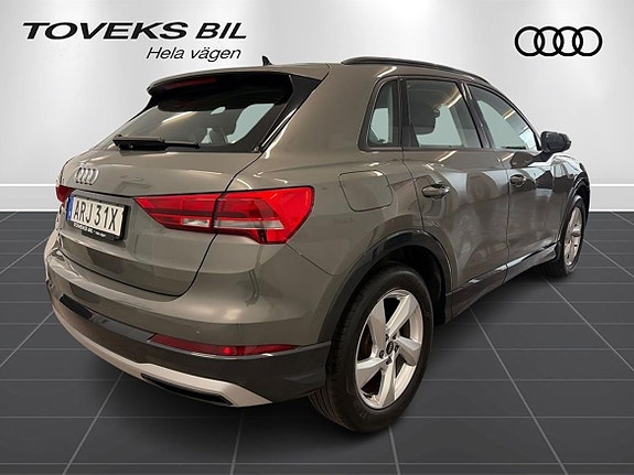 Audi Q3 3 of 11
