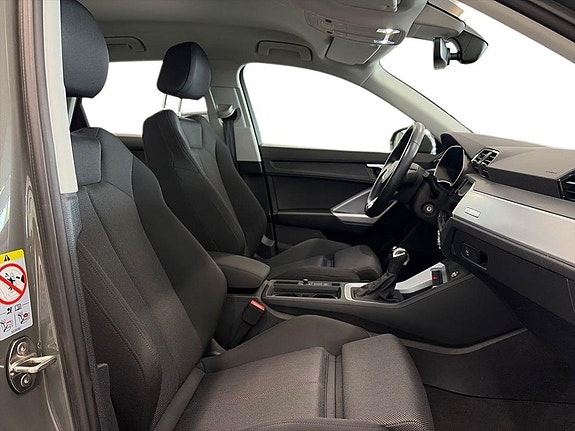 Audi Q3 6 of 12