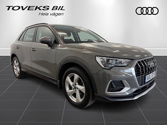 Audi Q3 4 of 12