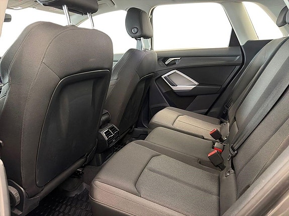 Audi Q3 10 of 12