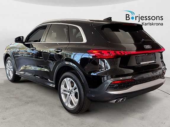 Audi Q5 2 of 5