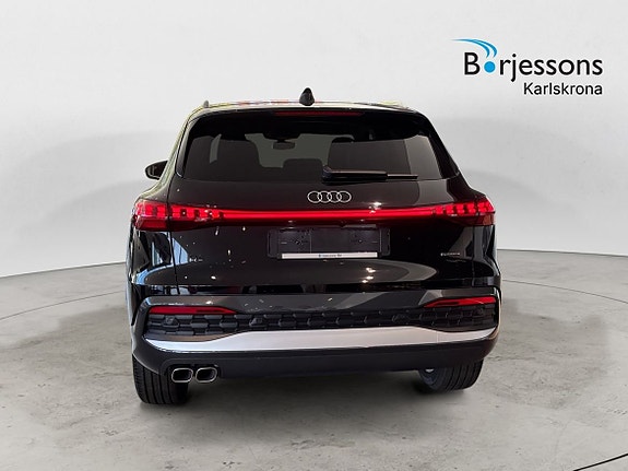 Audi Q5 4 of 5
