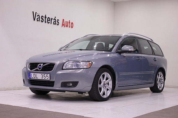 Volvo V50 2 of 5