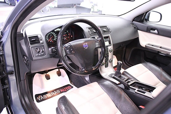 Volvo V50 12 of 27