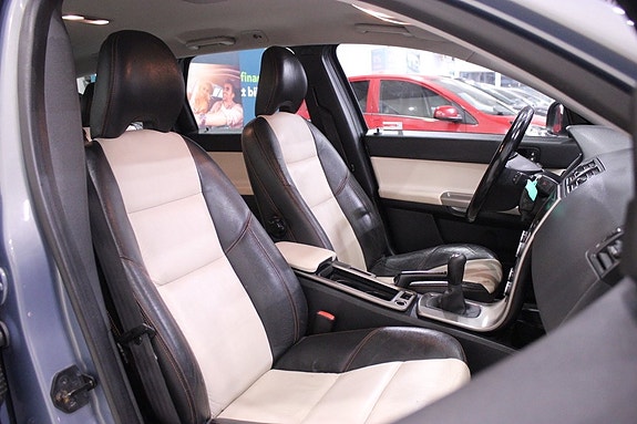 Volvo V50 18 of 27