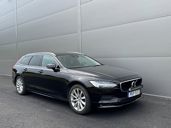 Volvo V90 2 of 5