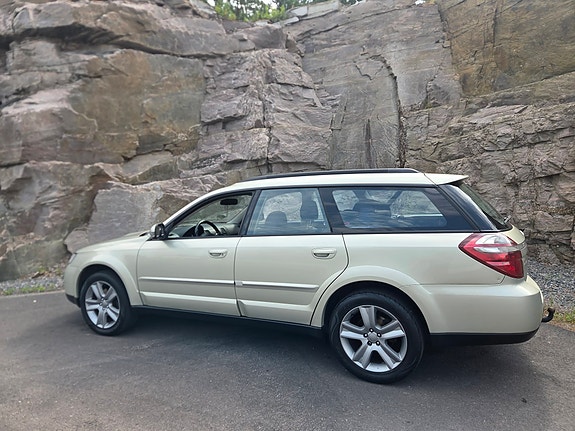 Subaru Outback 5 of 5