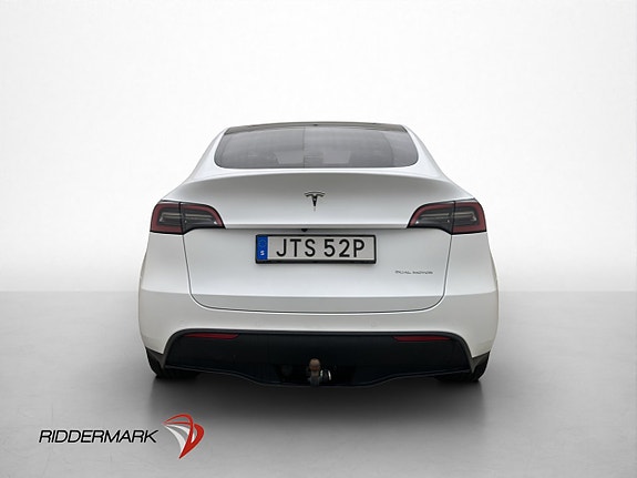Tesla Model Y 8 of 30