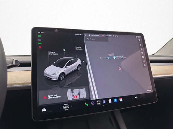 Tesla Model Y 25 of 30