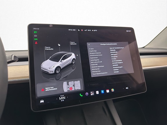 Tesla Model Y 23 of 30