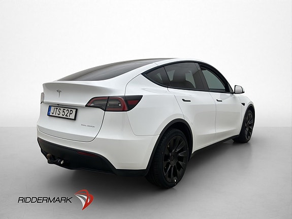Tesla Model Y 9 of 30