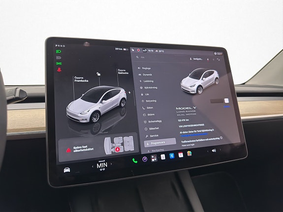 Tesla Model Y 22 of 30