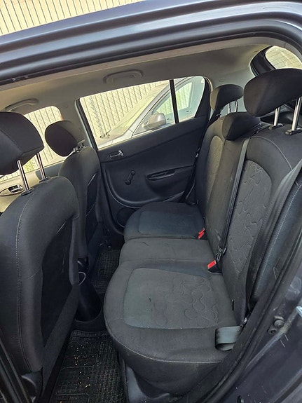 Hyundai i20 13 of 16