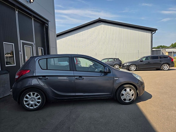 Hyundai i20 4 of 16