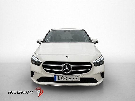 Mercedes-Benz B180 2 of 5