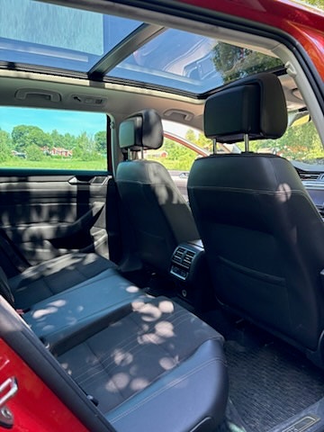 Volkswagen Passat Alltrack 2 of 6