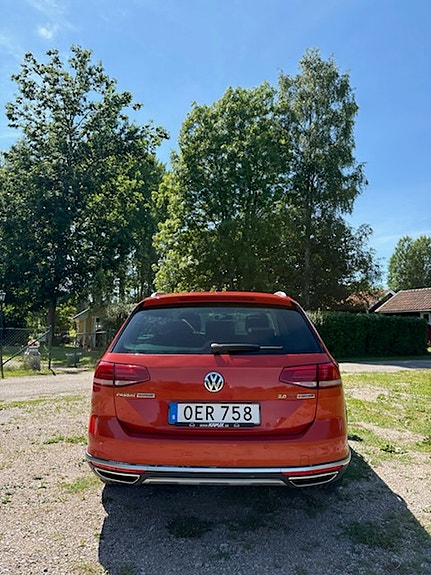 Volkswagen Passat Alltrack 5 of 6
