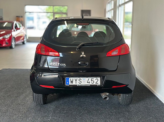 Mitsubishi Colt 3 of 5