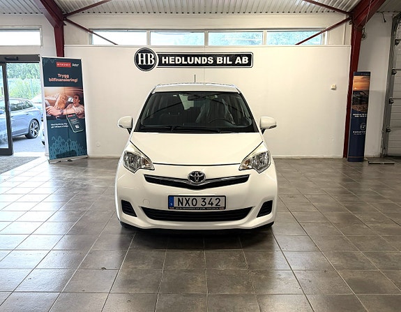 Toyota Verso-S 5 of 20