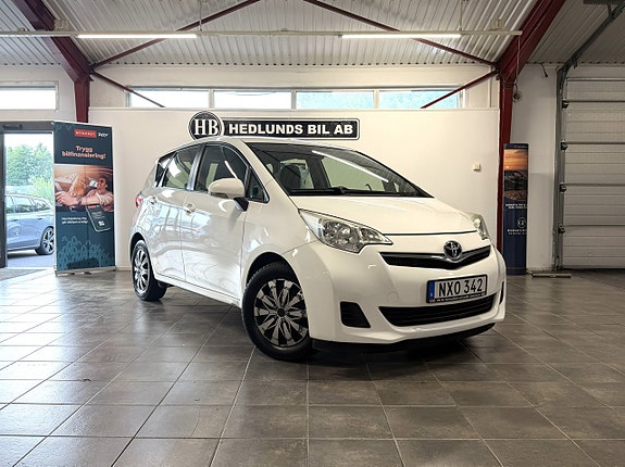 Toyota Verso-S 2 of 20