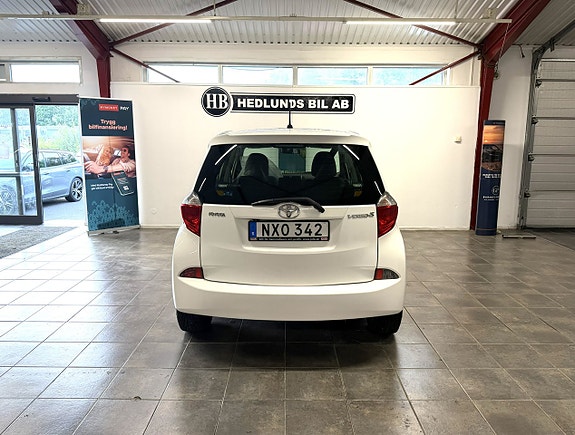 Toyota Verso-S 9 of 20