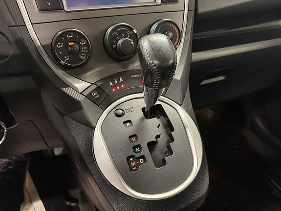Toyota Verso-S 20 of 20