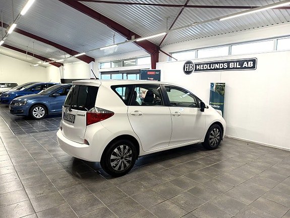 Toyota Verso-S 11 of 20