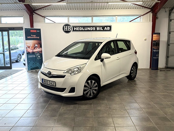 Toyota Verso-S 3 of 20