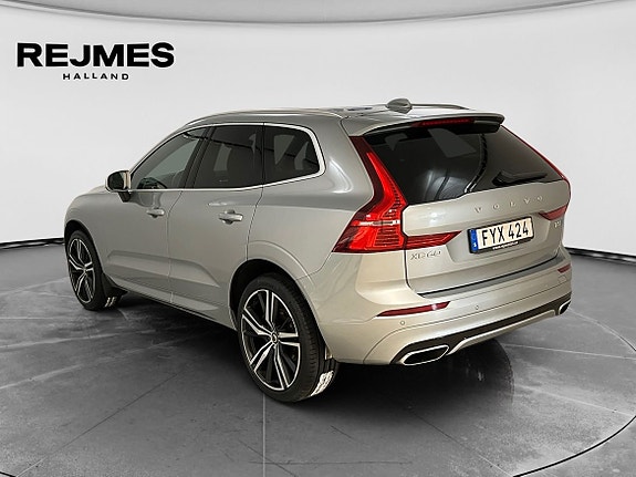 Volvo XC60 2 of 5