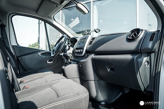 Renault Trafic 15 of 15