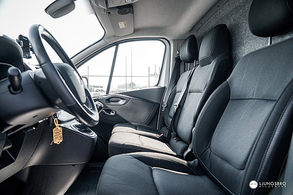 Renault Trafic 9 of 15