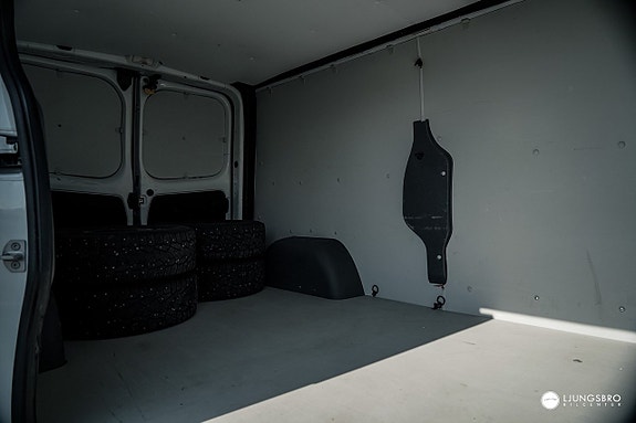 Renault Trafic 4 of 15