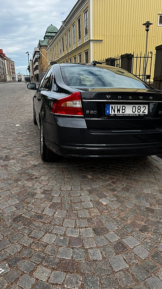 Volvo S80 2 of 4