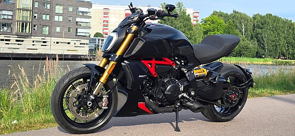 Ducati Diavel 1260S 2 of 6
