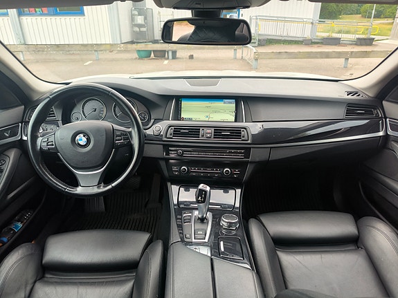 BMW 520d 2 of 5