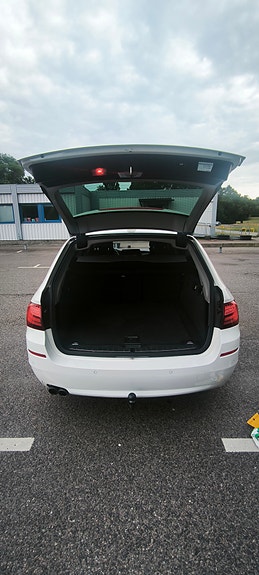 BMW 520d 4 of 5