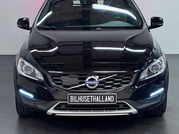 Volvo V60 Cross Country 4 of 5