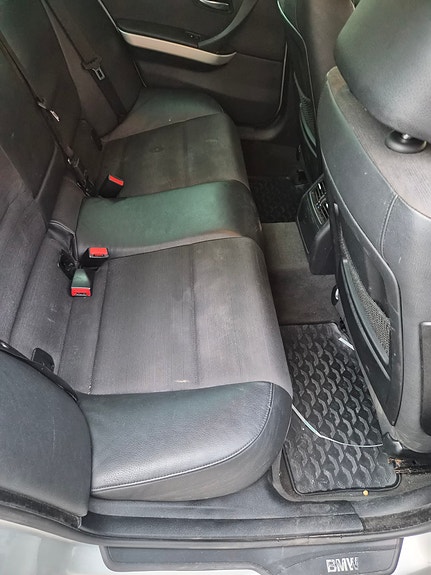 BMW 320i 5 of 5