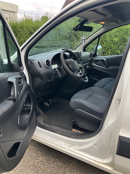 Peugeot Partner 3 of 4